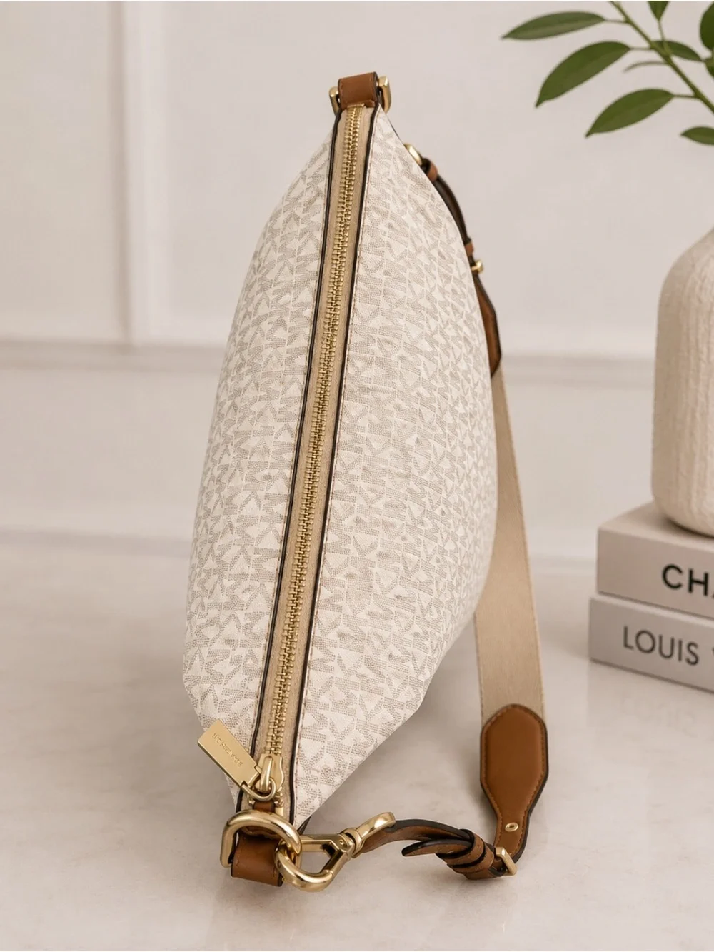 Michael Kors Brooke Medium Bucket Bag Vanilla MK Signature Leather Crossbody